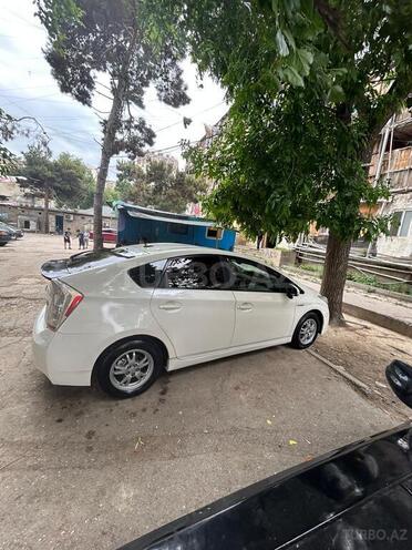 Toyota Prius-10