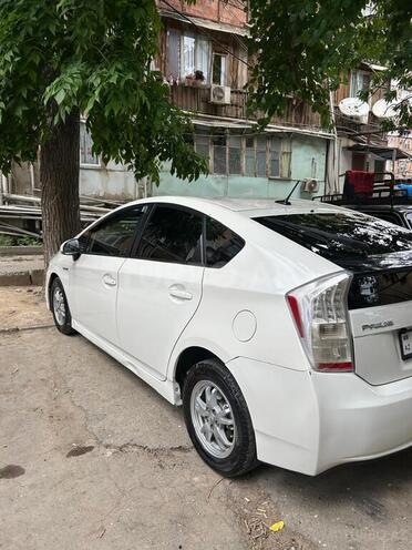 Toyota Prius-2