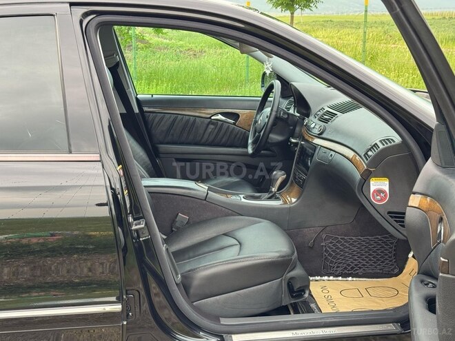 Mercedes E 350 4MATIC-14
