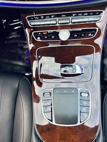 Mercedes E 350 4MATIC-14