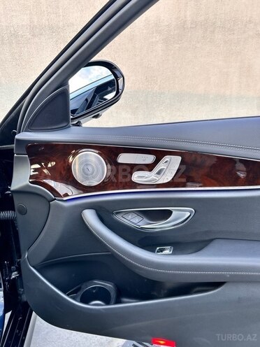 Mercedes E 350 4MATIC-18