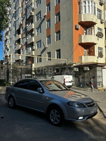 Chevrolet Lacetti-1