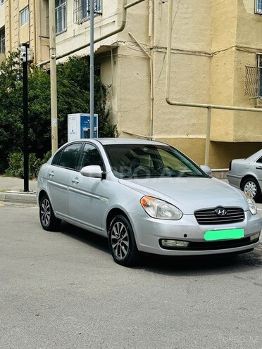 Hyundai Accent-4