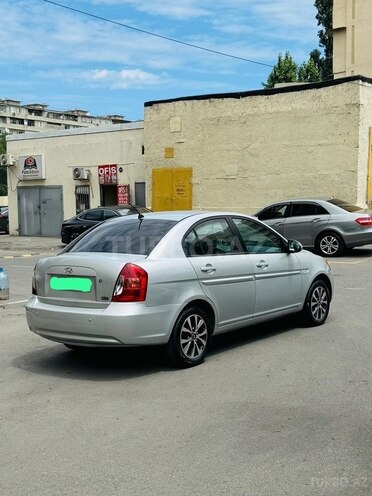 Hyundai Accent-6
