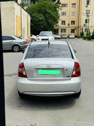 Hyundai Accent-2