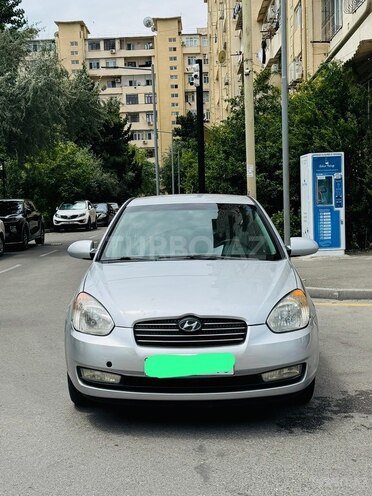 Hyundai Accent-1