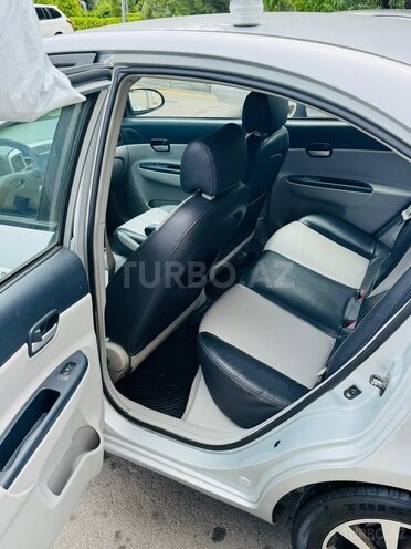 Hyundai Accent-9