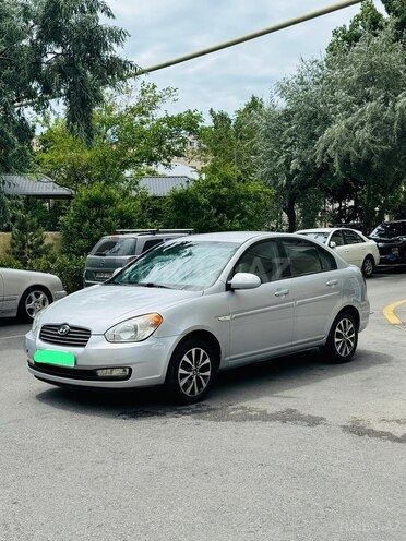 Hyundai Accent-5