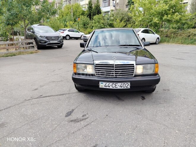 Mercedes 190-1