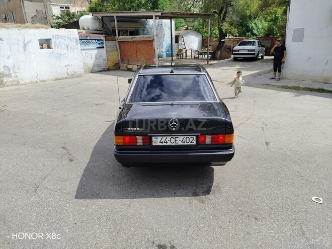 Mercedes 190-2