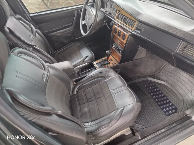 Mercedes 190-8