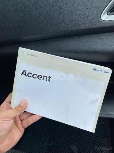Hyundai Accent-14