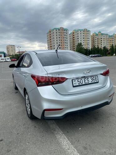 Hyundai Accent-5