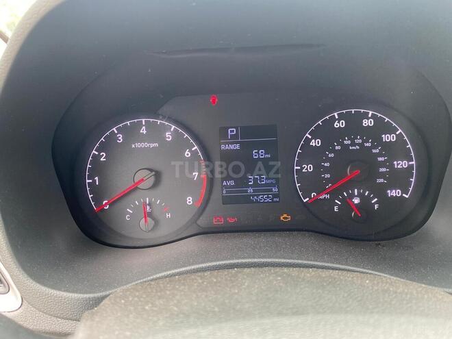 Hyundai Accent-9