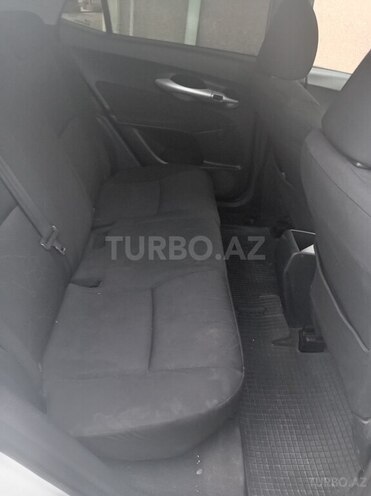 Toyota Auris-4