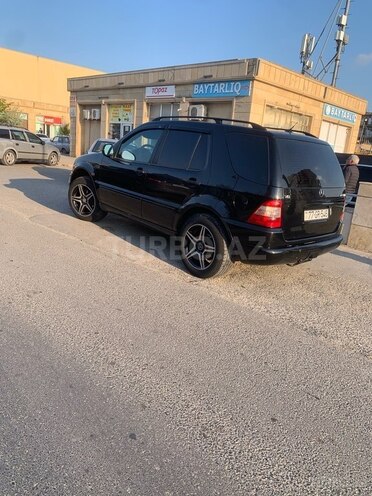 Mercedes ML 320-11