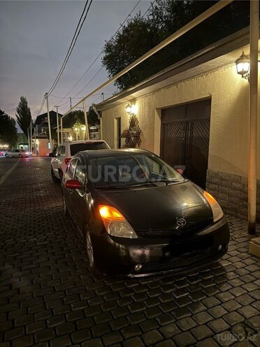 Toyota Prius-4