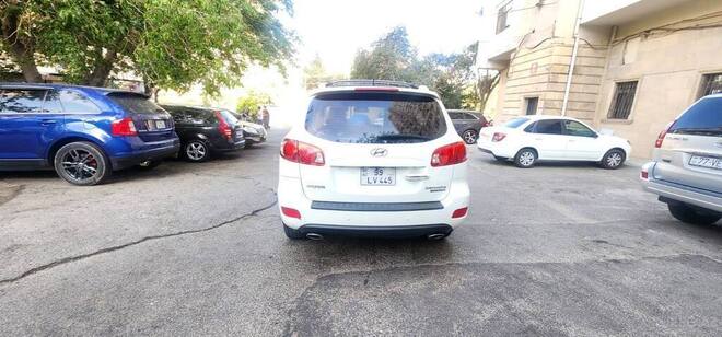 Hyundai Santa Fe-15