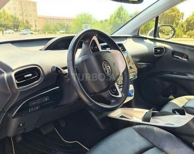 Toyota Prius-4