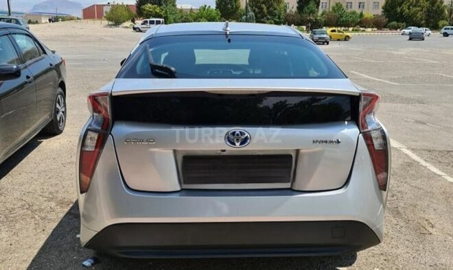 Toyota Prius-2