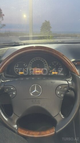 Mercedes E 270-21