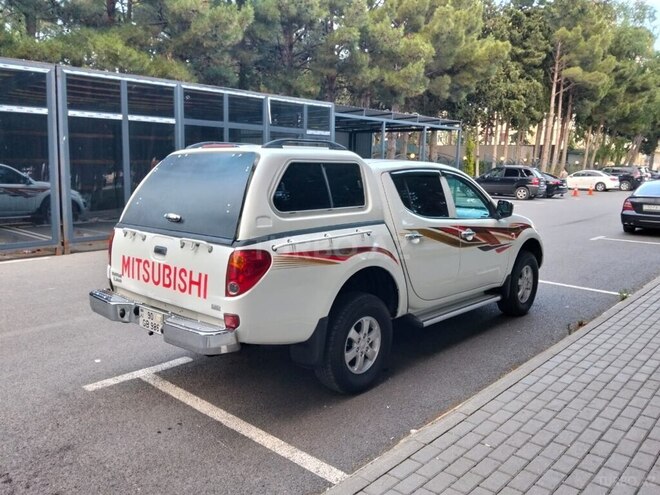 Mitsubishi L200-5