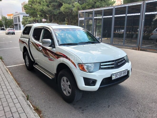 Mitsubishi L200-8