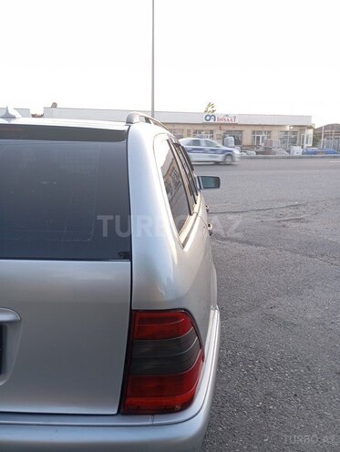 Mercedes C 240-10