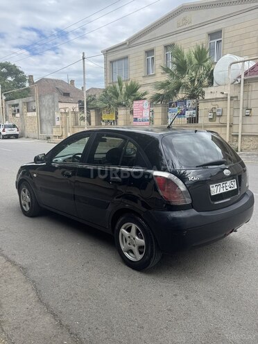 Kia Rio-5