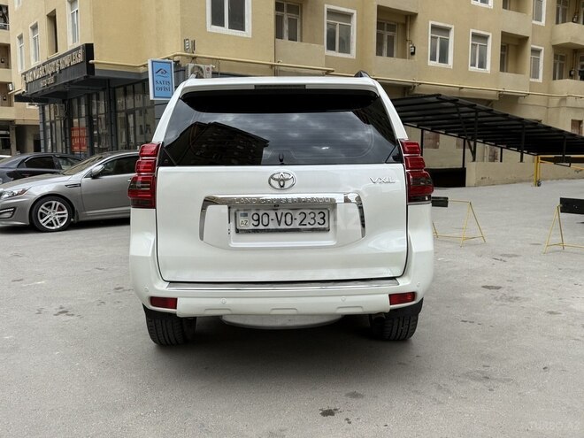 Toyota Land Cruiser Prado-4