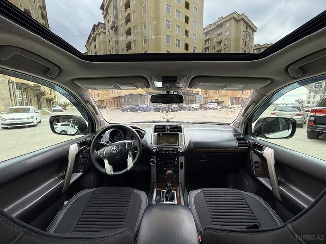 Toyota Land Cruiser Prado-5