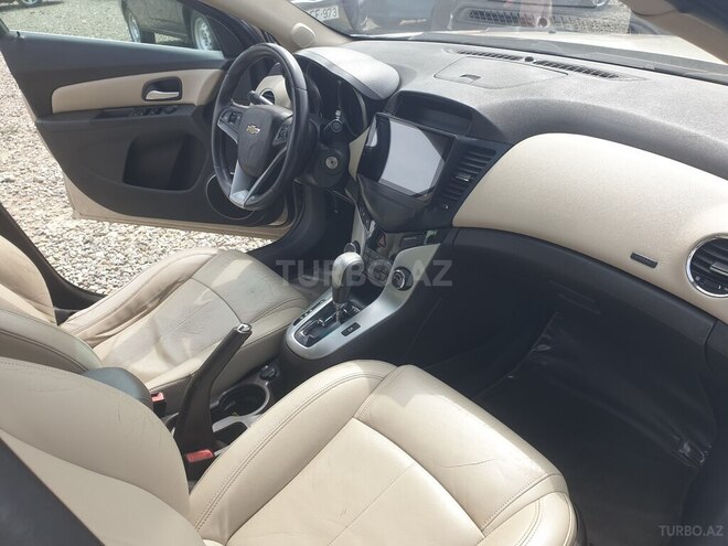 Chevrolet Cruze-10