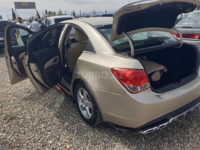Chevrolet Cruze-9