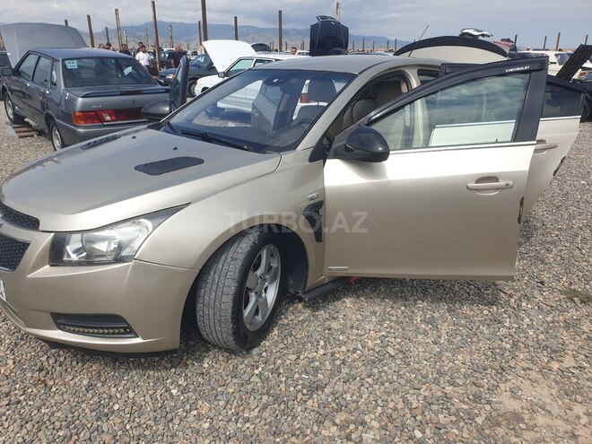 Chevrolet Cruze-13