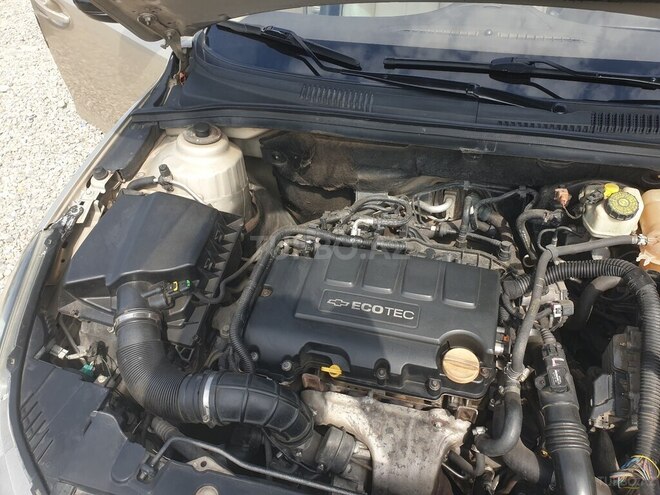 Chevrolet Cruze-12