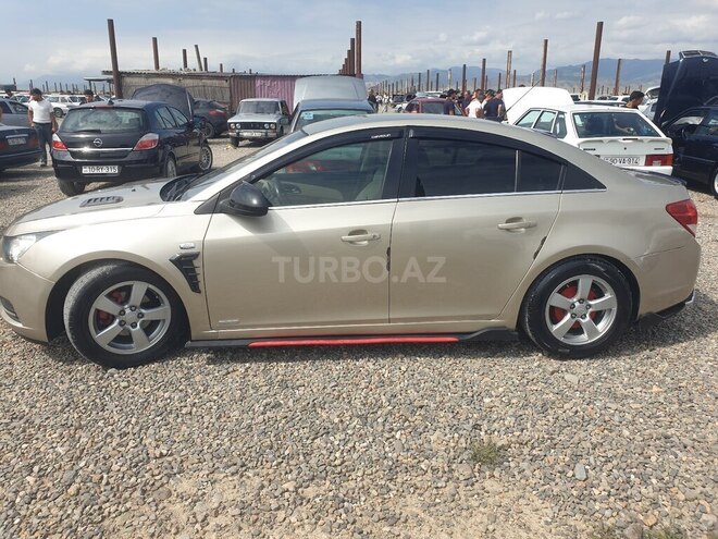 Chevrolet Cruze-15