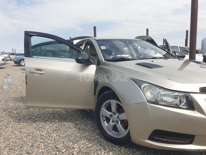 Chevrolet Cruze-14