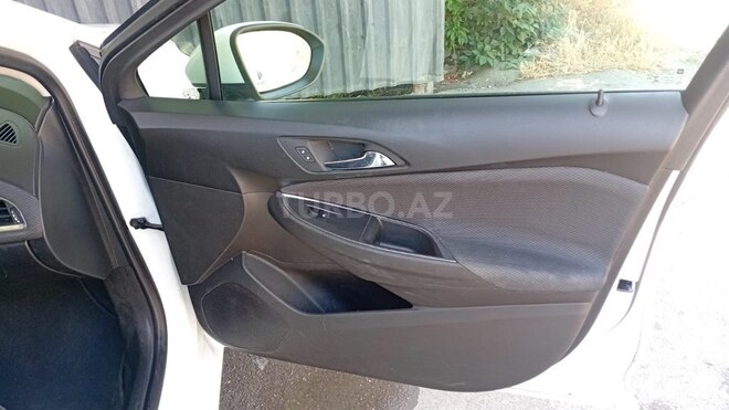 Chevrolet Cruze-13