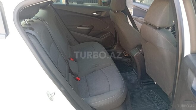 Chevrolet Cruze-11