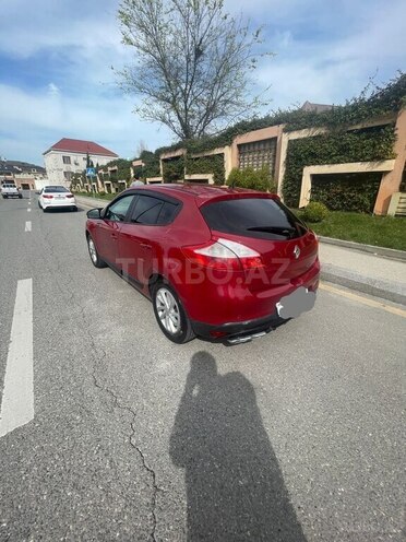 Renault Megane-6
