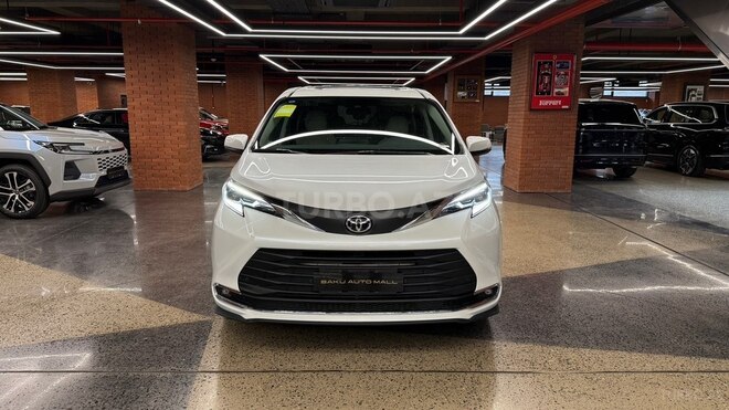 Toyota Sienna-2