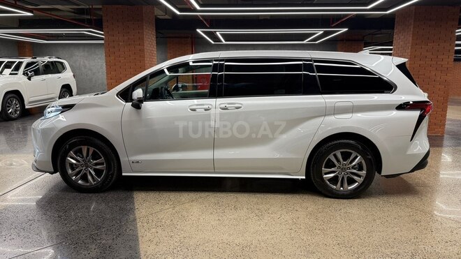 Toyota Sienna-8