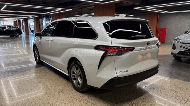 Toyota Sienna-7