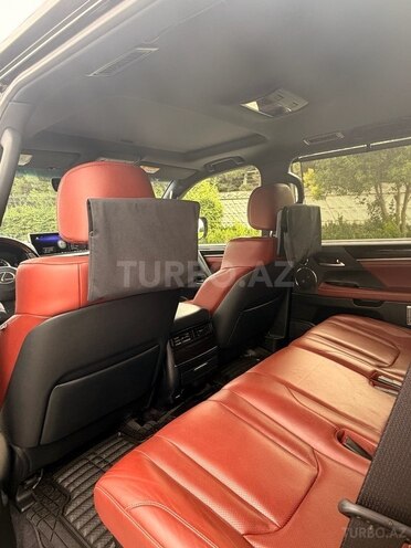Lexus LX 570-16