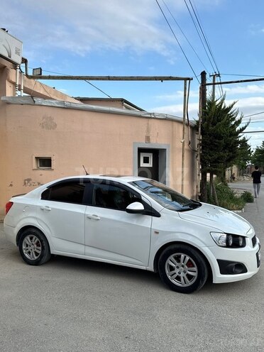 Chevrolet Aveo-3