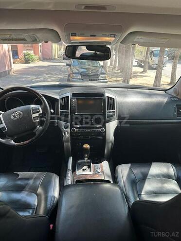 Toyota Land Cruiser-5