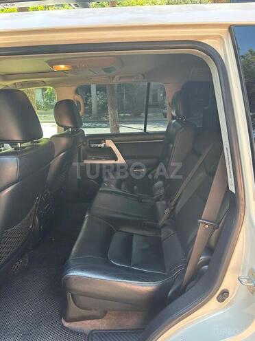 Toyota Land Cruiser-6