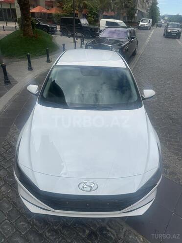 Hyundai Elantra-1