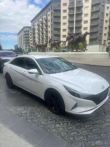 Hyundai Elantra-4