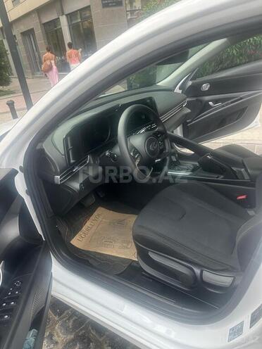 Hyundai Elantra-6